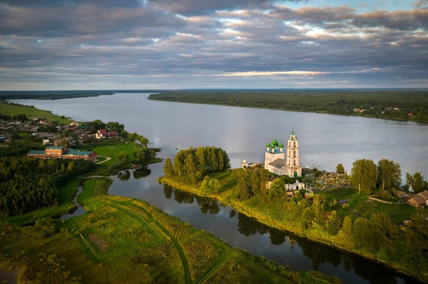 Черная заводь некрасовское ярославской области. Казачинско-ленский район природа. Усолье пермский край. Иркутская область ярославская область пермский край. Левашово некрасовский район ярославской области.