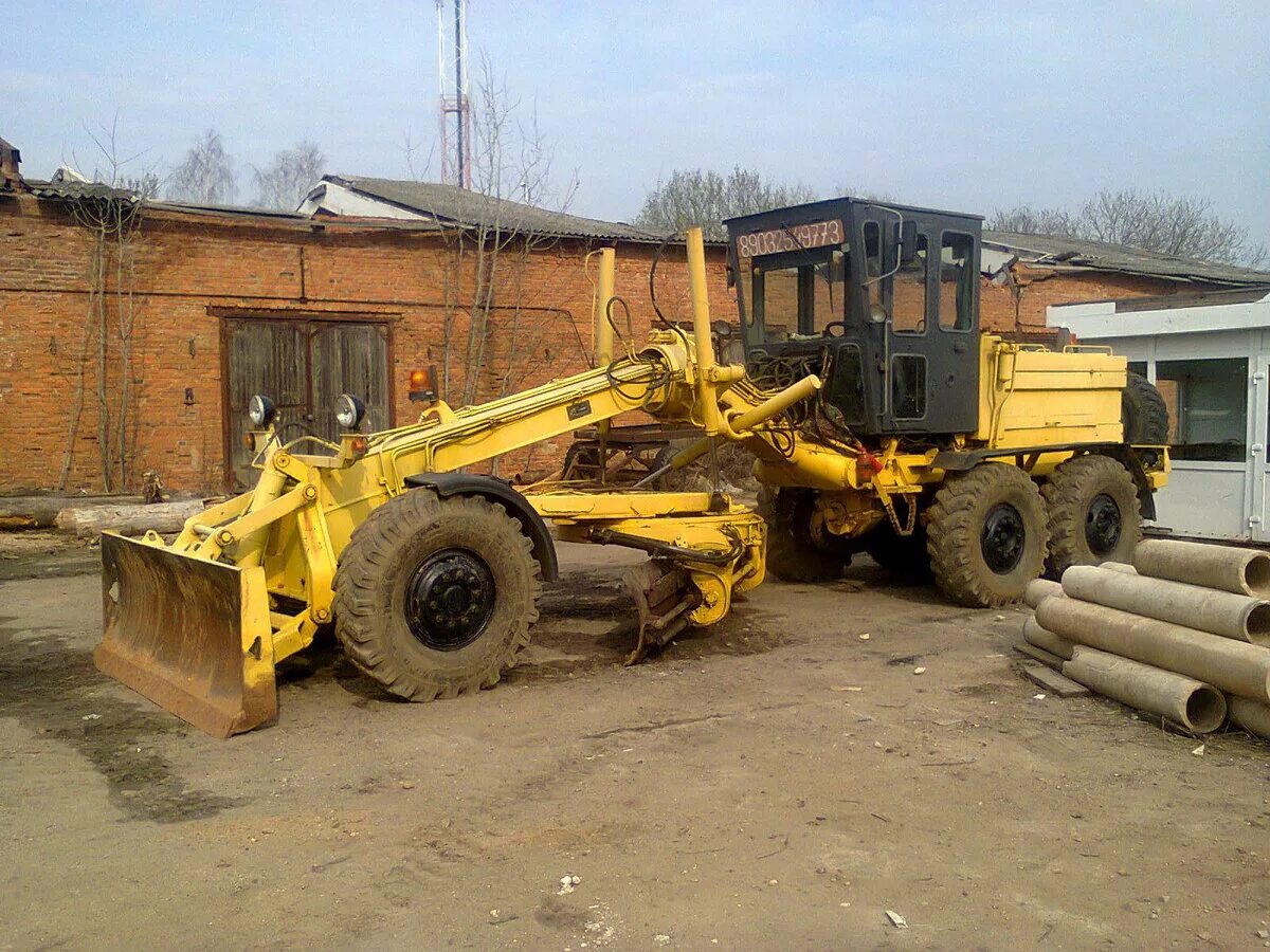 Автогрейдер дз-122б-7. Грейдер дормаш дз 122. Дз-122б-7. Автогрейдер дормаш дз-122б. Автогрейдера 122.