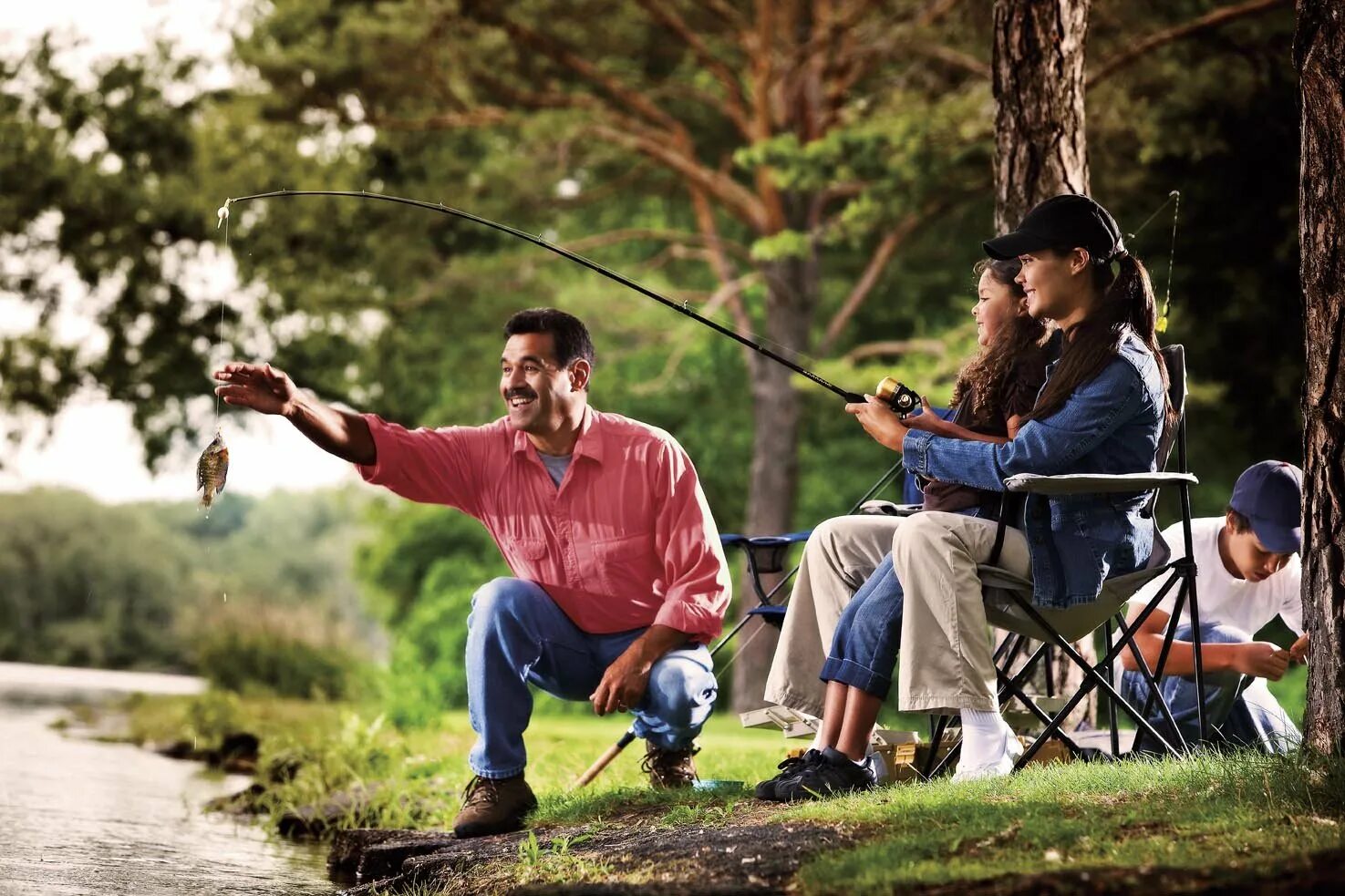 Like go fishing. Люди хобби. Семья на рыбалке. Увлечения людей. Хобби и увлечения.