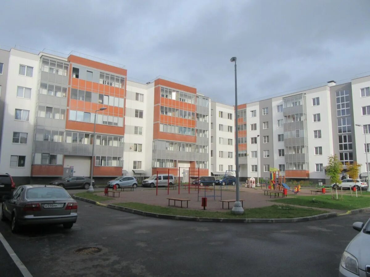 Вторичка в новом петергофе