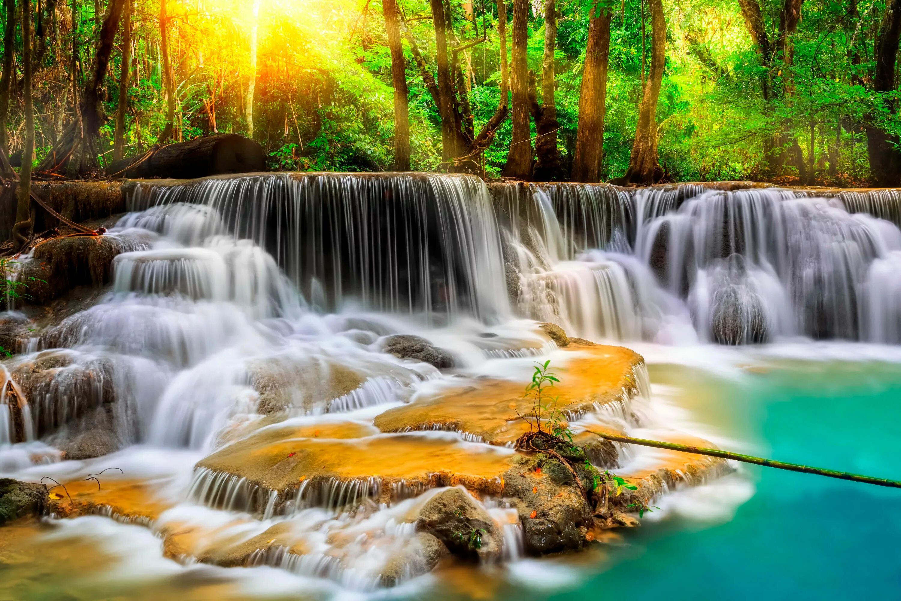 Закачать картинку. Фотообои водопад Erawan. Природа. Красивая природа. Живая природа водопады.