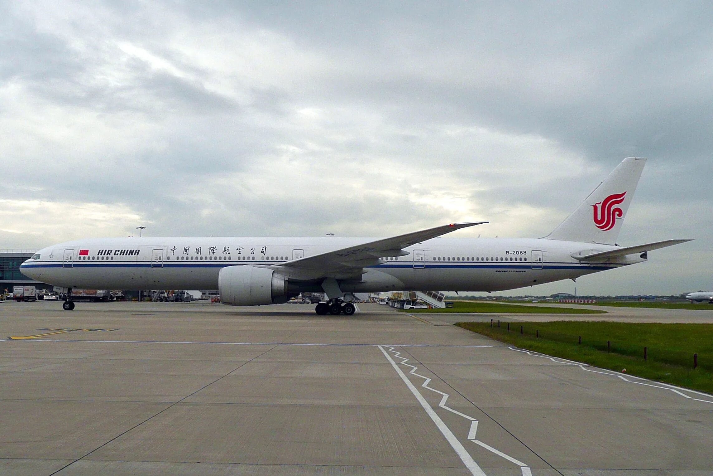 Boeing 777-300 air china. Boeing 777-300er питание. Air china 777-200. Air china colors. Боинг двухэтажный 777.