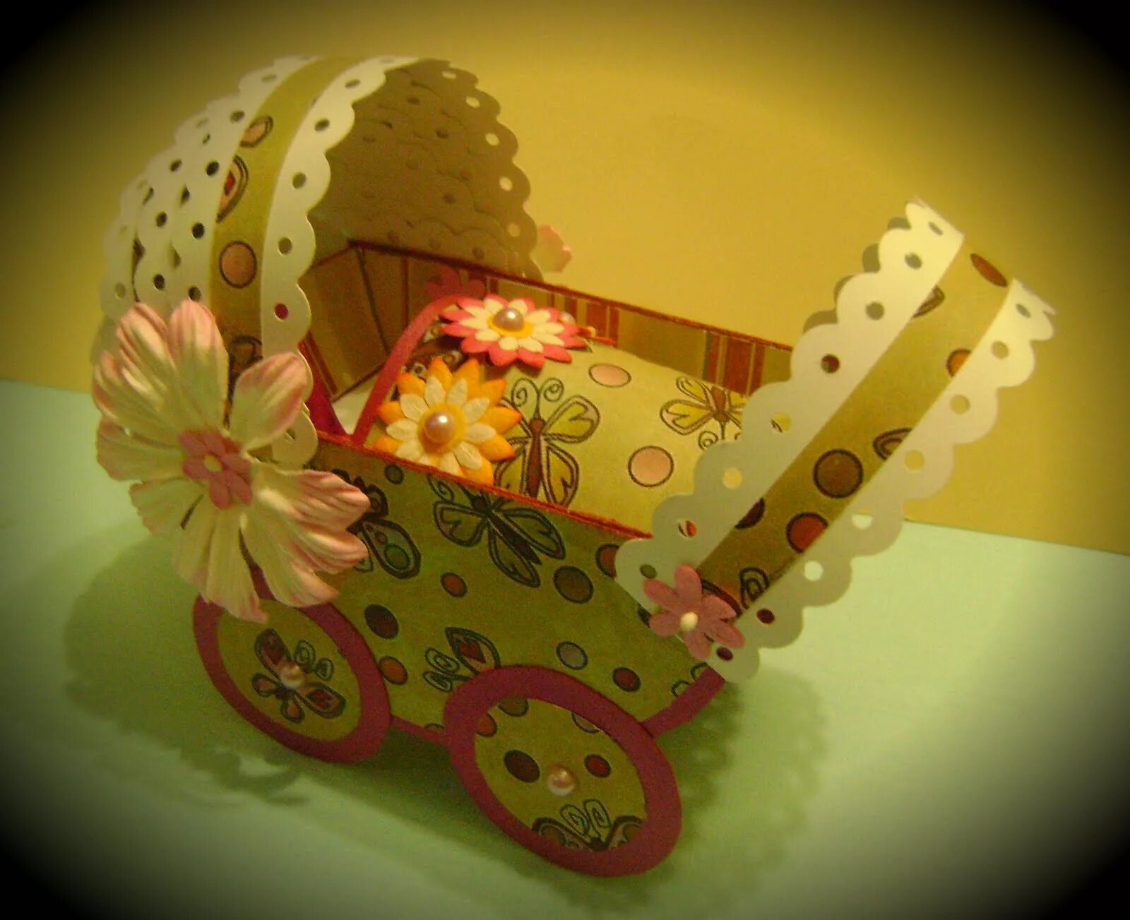 делаем детскую коляску. коляски для денег на свадьбу. мк коляска-колясочка. игрушечная коляска для кукол своими руками. колясочка из картона.