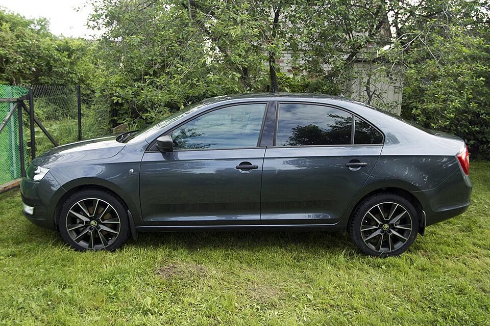 Диски rapid. Skoda rapid диски r17. диск skoda rapid savio r16. диски skoda rapid r17 blade. шкода рапид на 17 дисках.