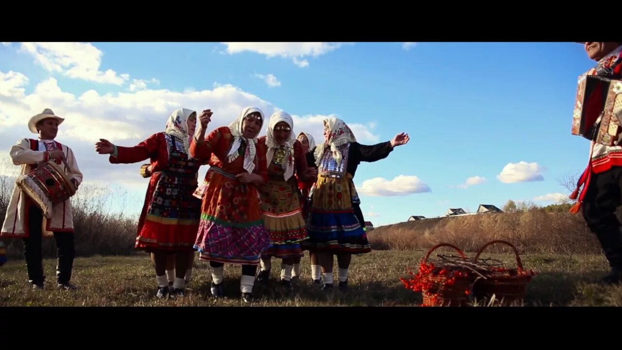 Фольклорные песни видео. Еремаансамбль. Фольклорные песни видео. Славяне поют. Ансамбль ясенька медаль.