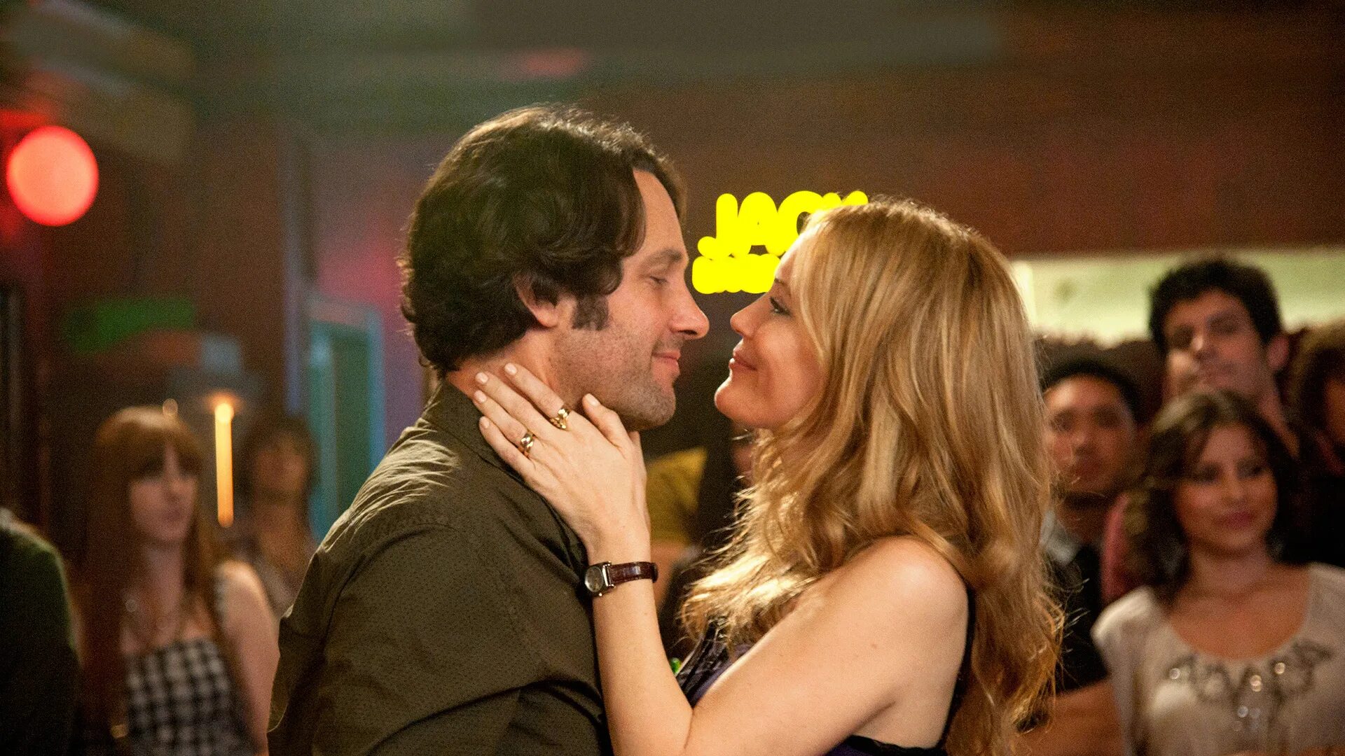 Драма, мелодрама. Любовь фильс. Любовь фильс. Энн хэтэуэй любовь и другие лекарства. S.