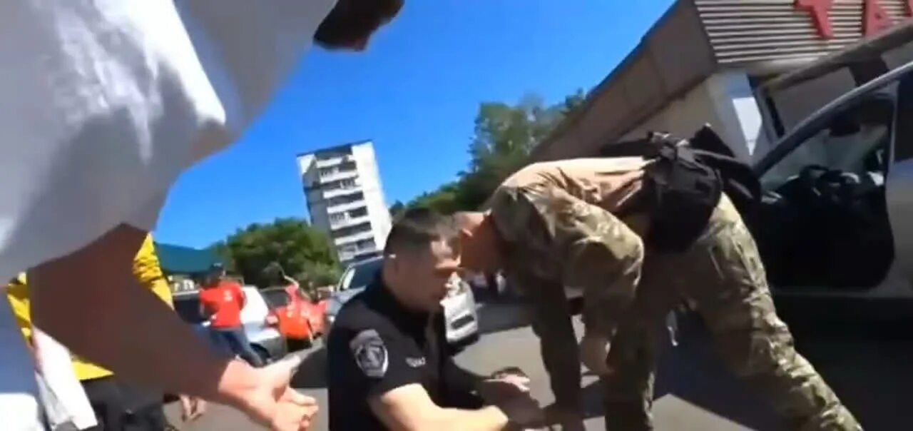 Стопхам спецназ. Спецназ против. Стопхам 2022. Стоп хам и драка спецназ. Активисты стопхам москва.