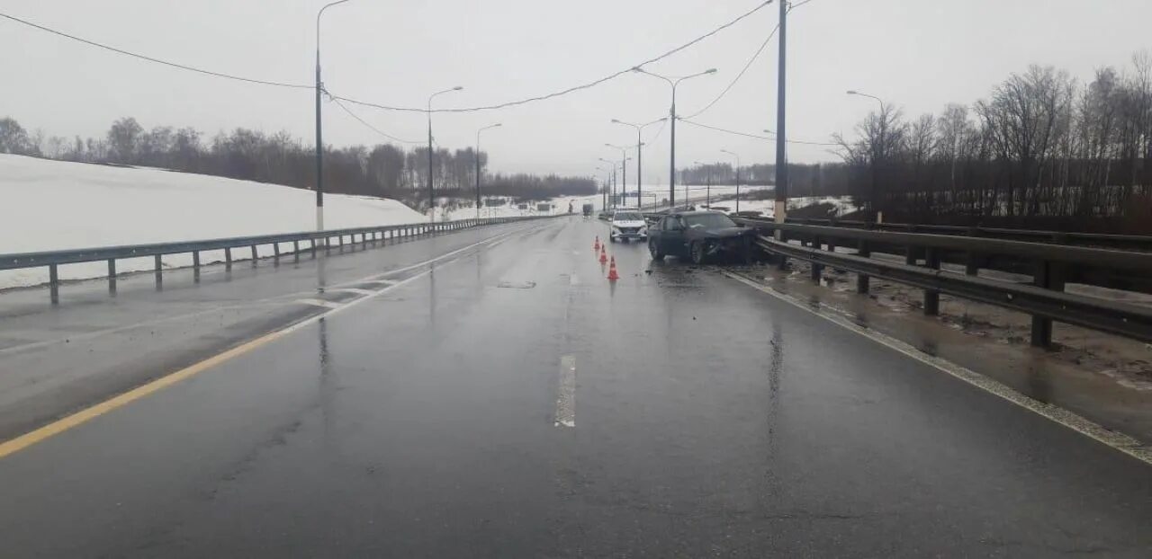 Отбойник на трассе. Авария в Становлянском районе. ДТП В Становлянском районе. Отбойник аварии