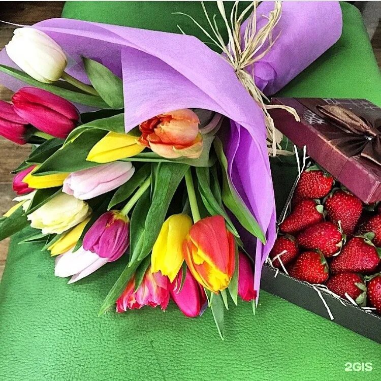 в цветочном магазине было 95 тюльпанов