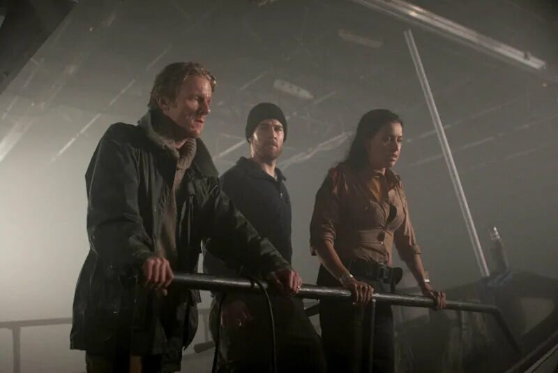 Тварь из бездны фильм 2007 актёры. Тварь из бездны 2007. Тварь из бездны 2007. Тварь из бездны 2007. Существо из бездны фильм 2016.