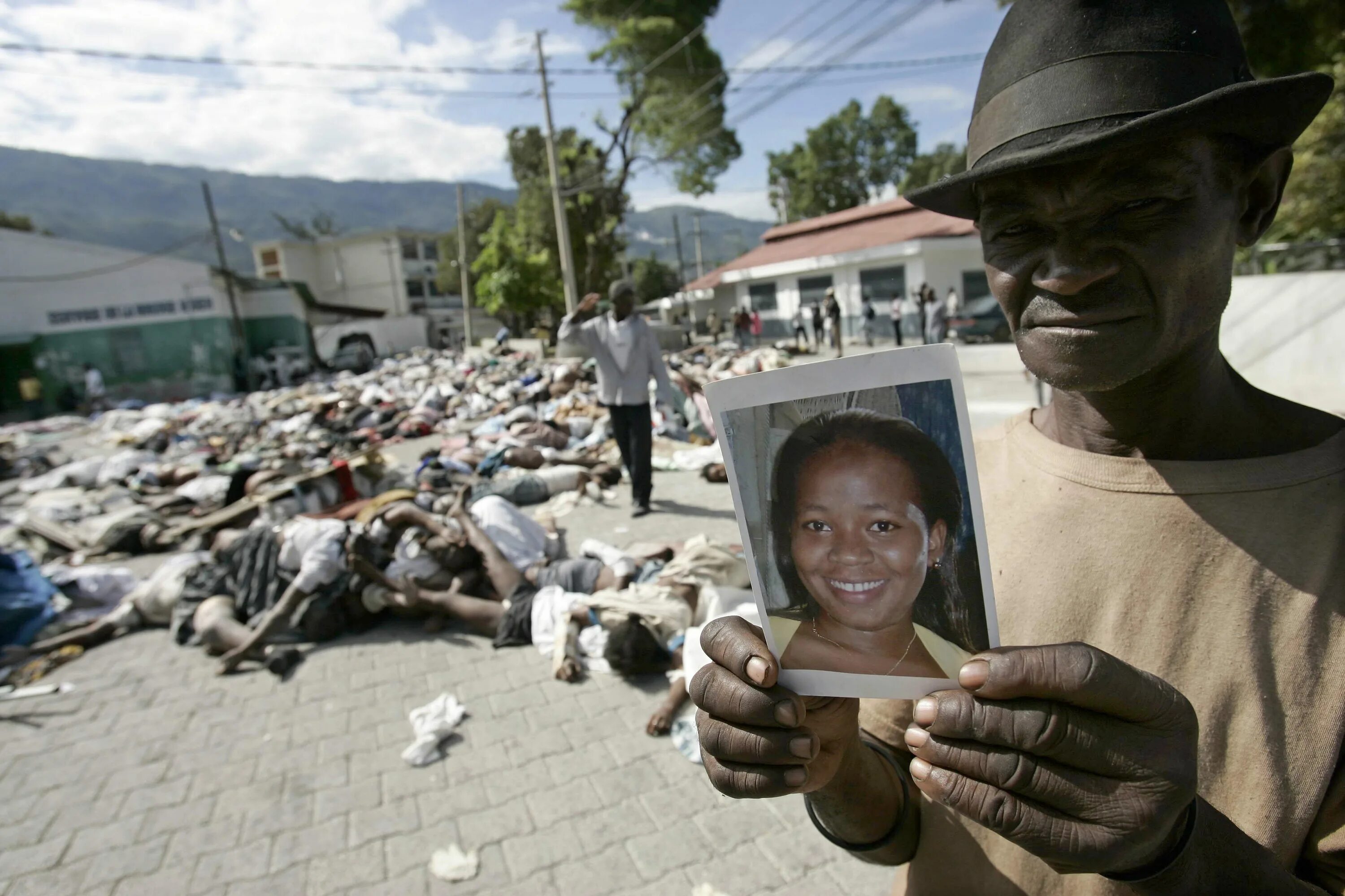 На гаити едят людей. Порто Пренс Гаити землетрясение. Порт-о-Пренс Гаити.