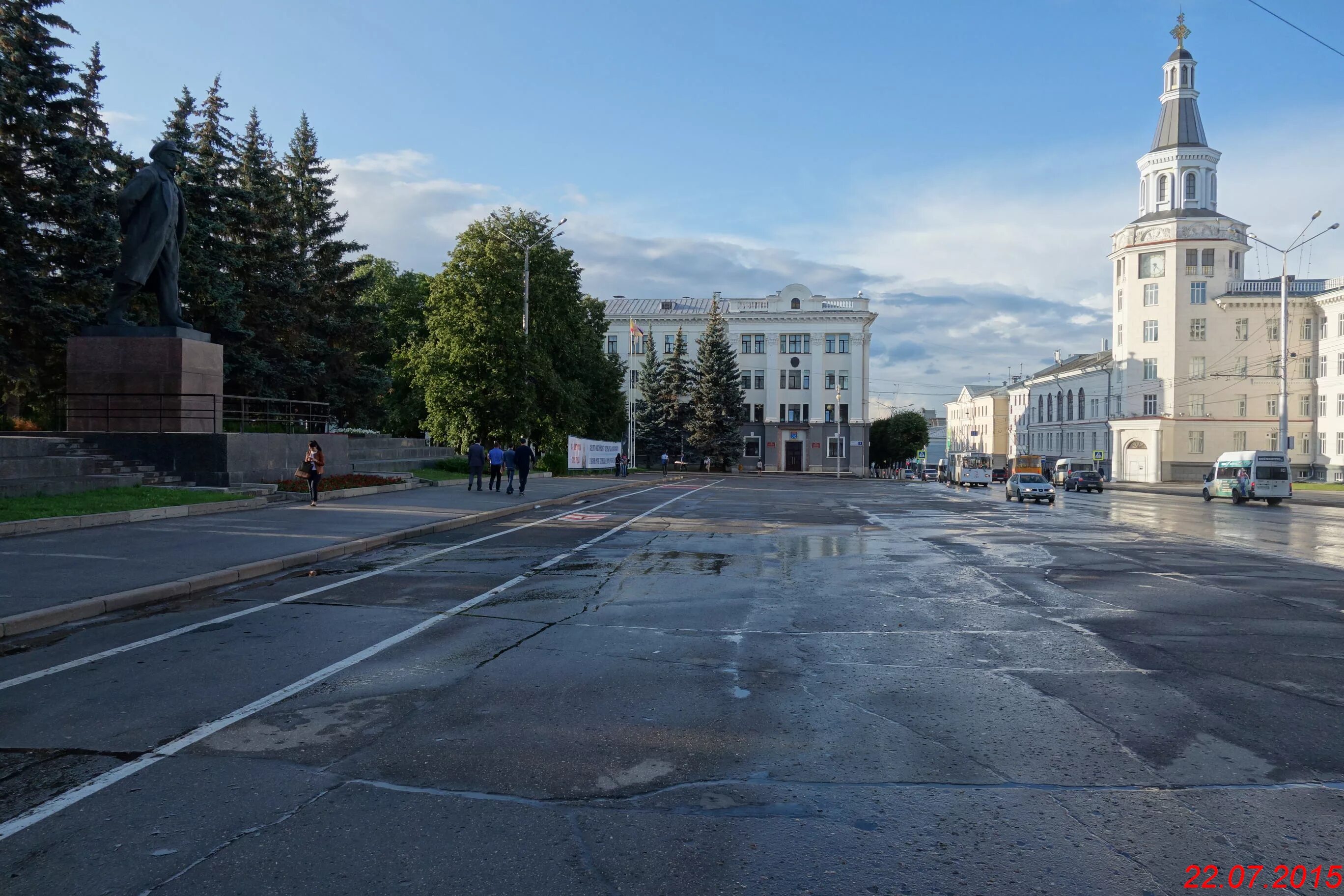 Республиканская площадь. Площадь Республики Чебоксары. Площадь Ленина Чебоксары. Чебоксары Центральная площадь. Площадь лениначебоксаы.