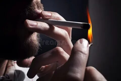 Прикурить из красивых рук
