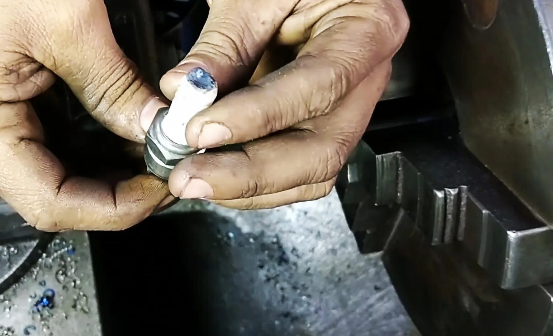 003. Заглушена трубка. Пластиковая заглушка 100х20. Заглушка для патрубки 16мм 20 мм. Заглушка на сети к1 диаметр 200мм.