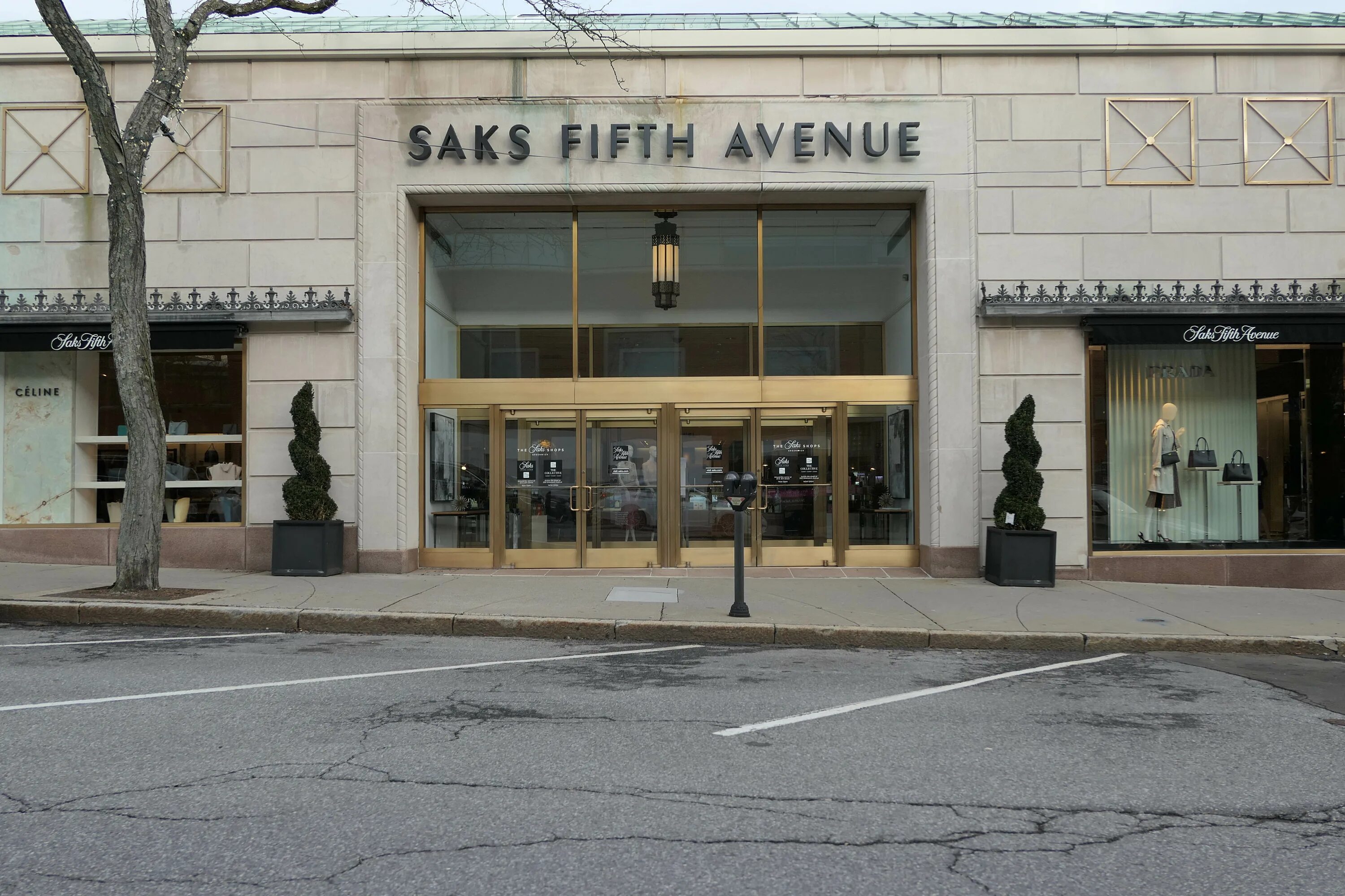 Saks fifth avenue - new york, ny. Saks 5 авеню. “сакс-пятая авеню”. Saks fifth avenue. Saks fifth avenue new york.