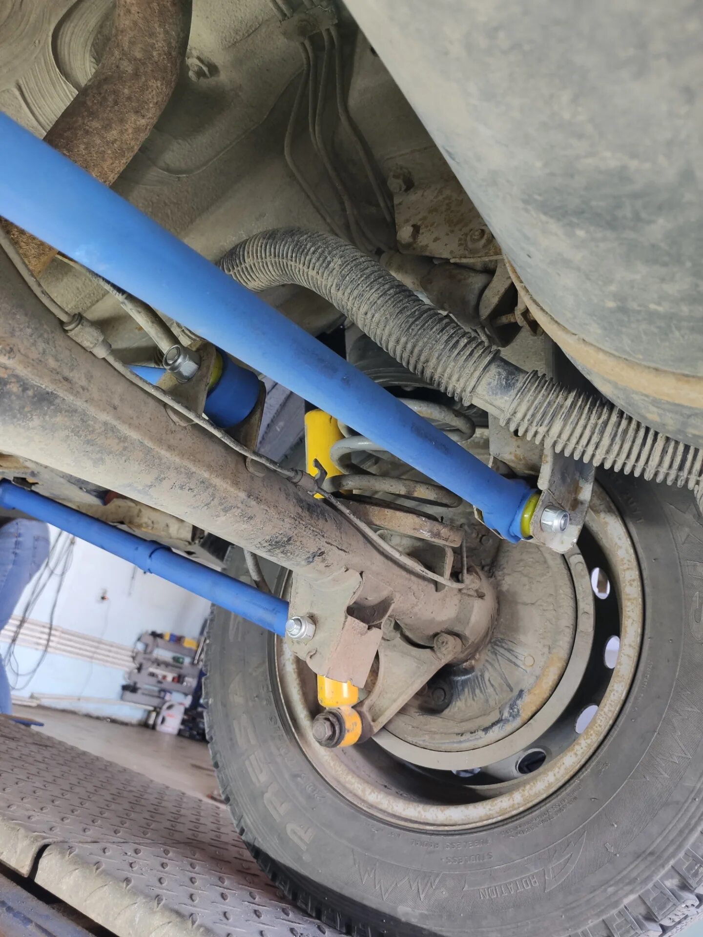 Подвеска лачетти. Задняя подвеска prius 30. задняя подвеска тойота приус 20. подвеска тойота приус 20. тойота приус 20 кузов задняя подвеска.