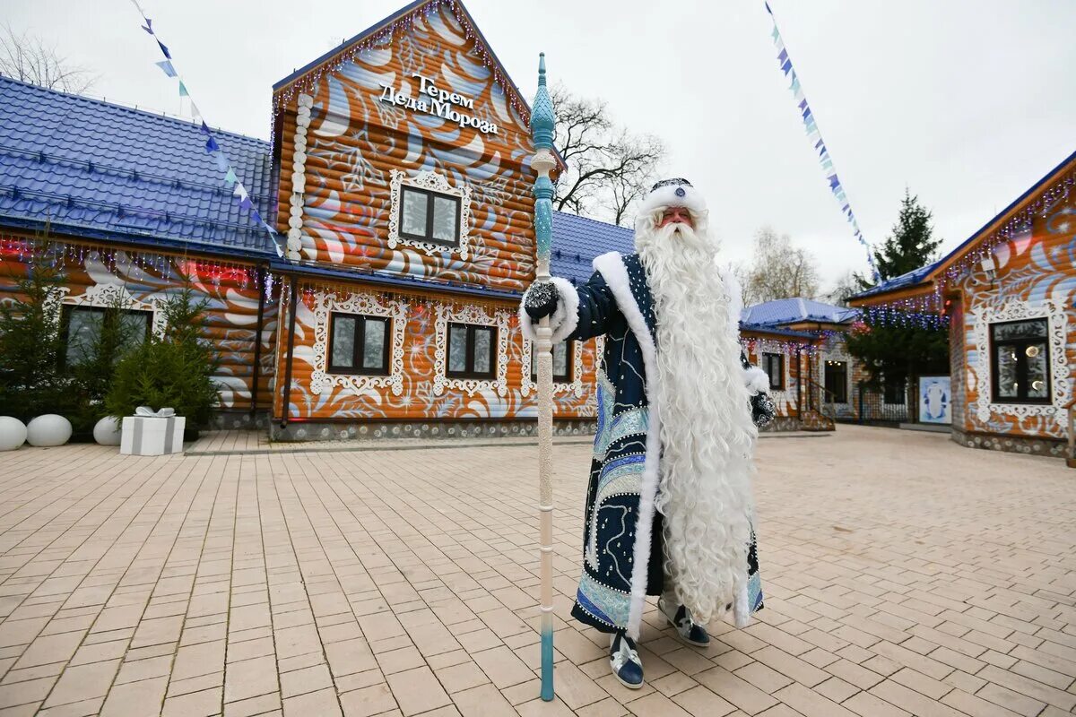 Дед мороз. Дед мороз в московском. Парк кузьминки резиденция деда мороза. Дед мороз в московском. Дед мороз фото.