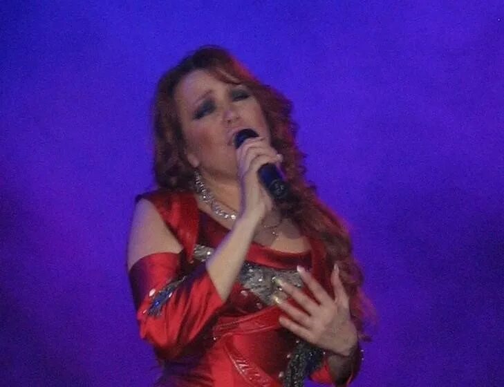 Песня азизы любимые не умирают. Реквием азиза. Spatial vox - incanto d amore. Юлия началова солдат. Азиза амур клип.