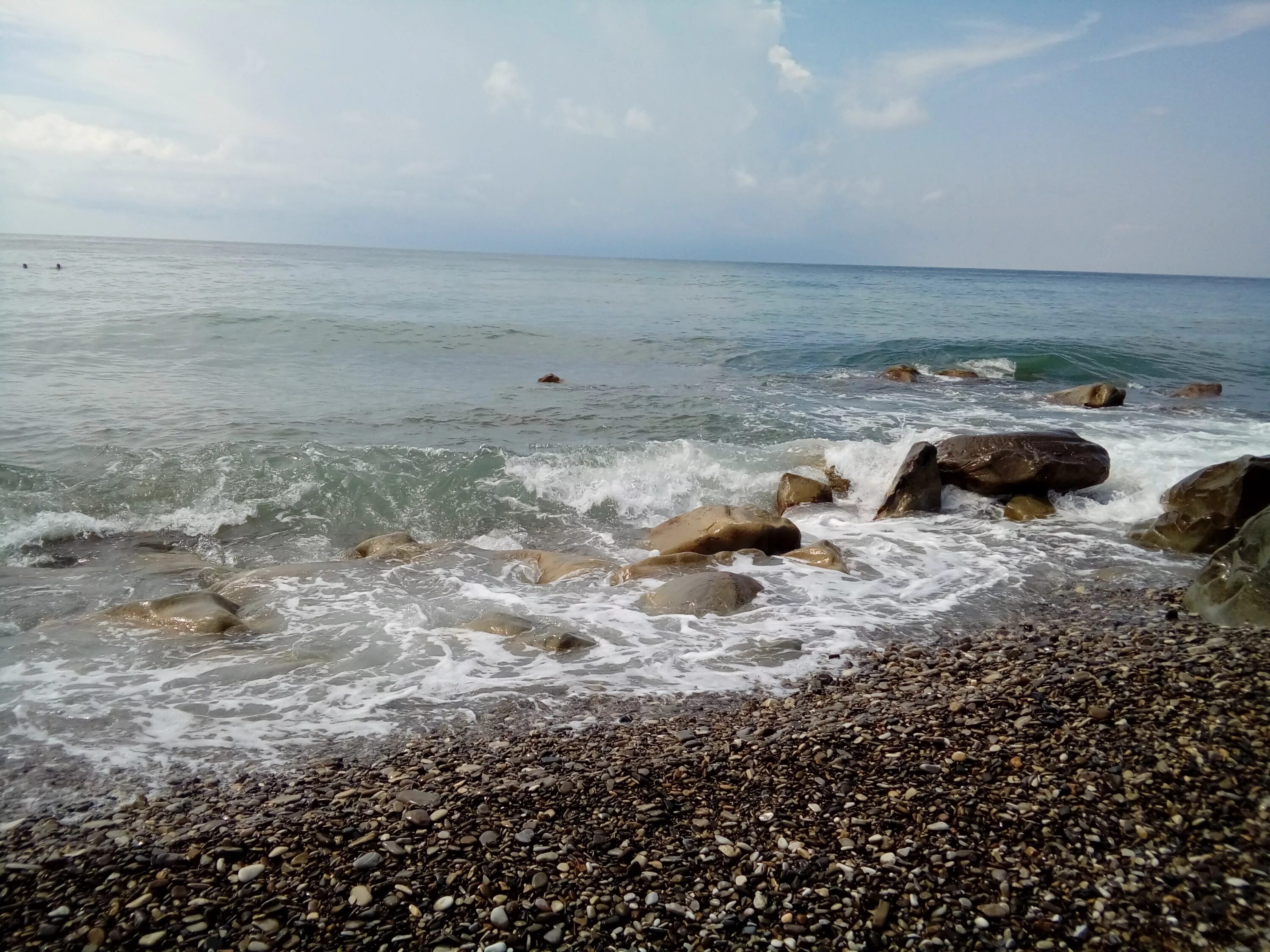 Море в аше краснодарского края. Пляж аше лазаревское. аше сочи пляжи. пляж касабланка в лазаревском. дикие пляжи аше.