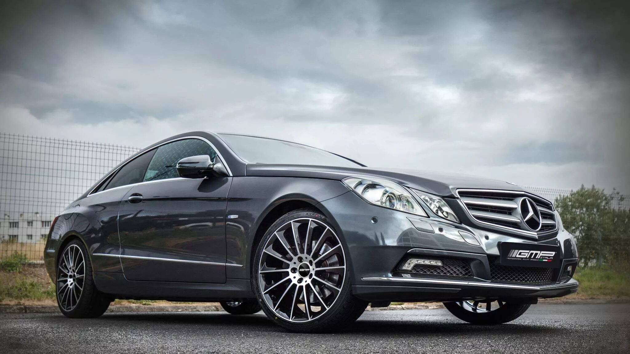 Диски e class. Диски mercedes w213 amg. диски мерседес w213 r20. диски на cla 200 18. мерседес черный 2015 бизнес класс.
