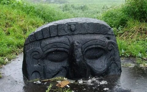 Каменная голова