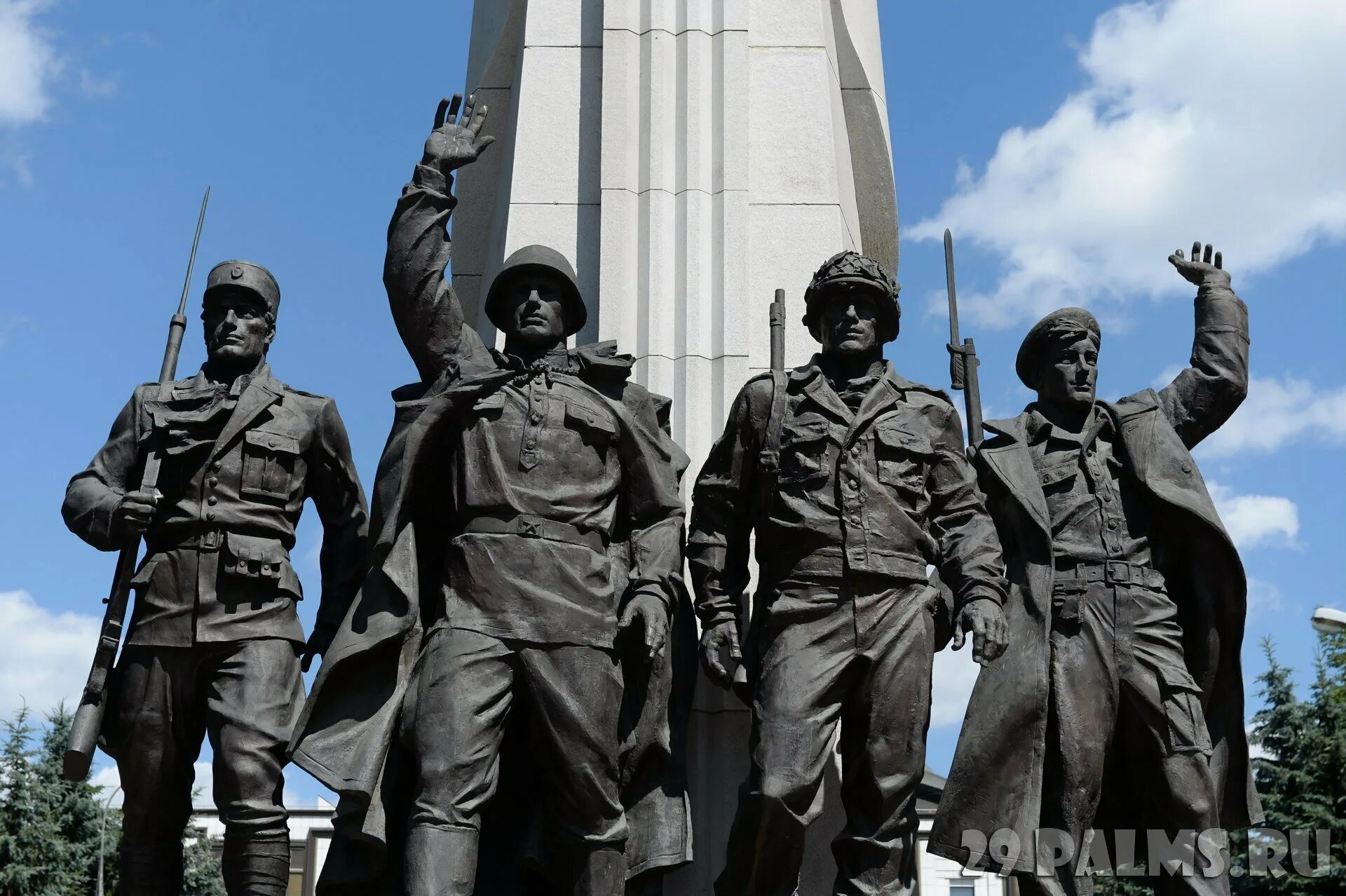 Дух эльбы памятник сша. Памятная табличка дух эльбы. Мемориал дух эльбы. Памятник встреча на эльбе на поклонной горе. Дух эльбы памятник.