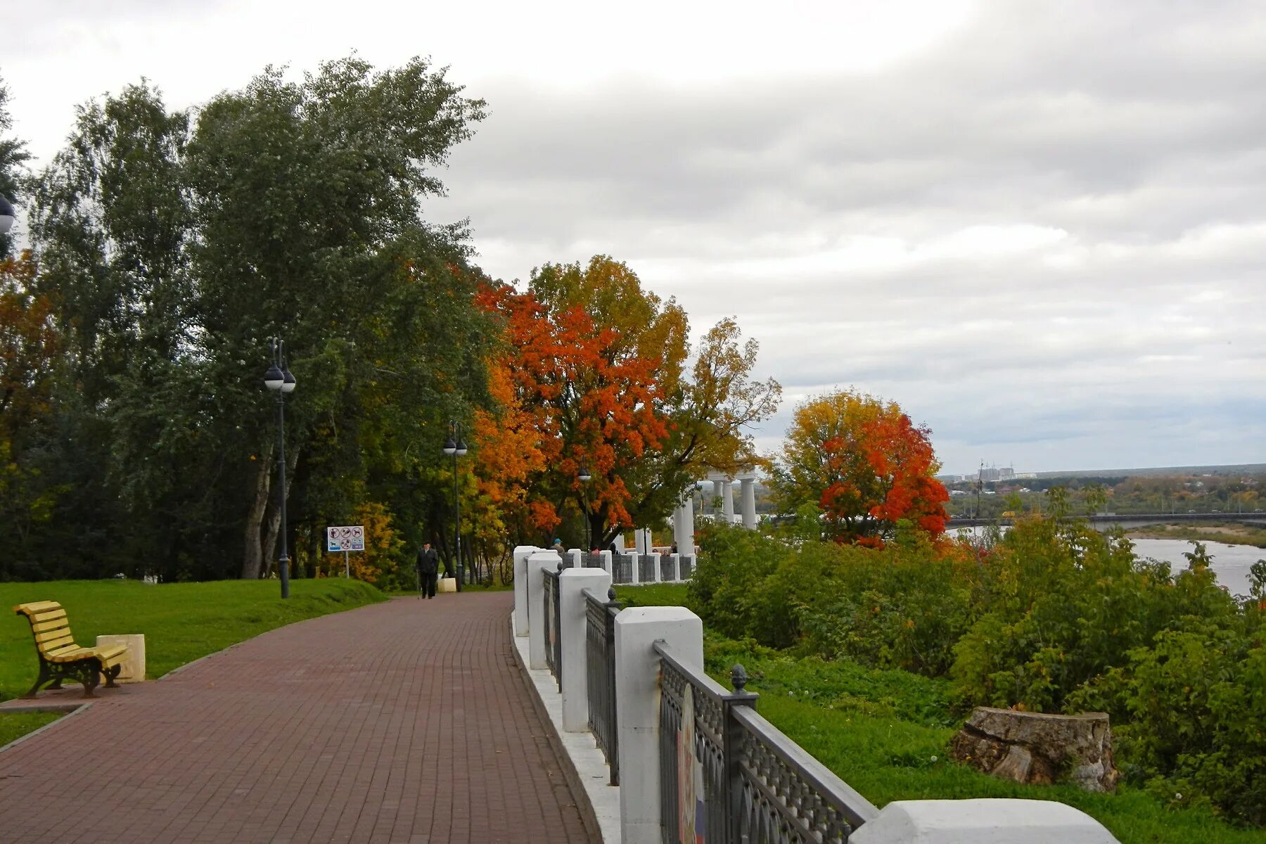 памятник александровский парк москва. александровский сад набережные. территория московского кремля тайницкий сад. фонтан река неглинная. город киров набережная грина.