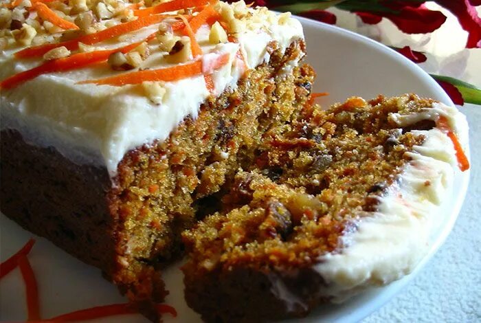 Морковный пирог с грецким орехом и курагой купить по цене 650 рублей в магазине