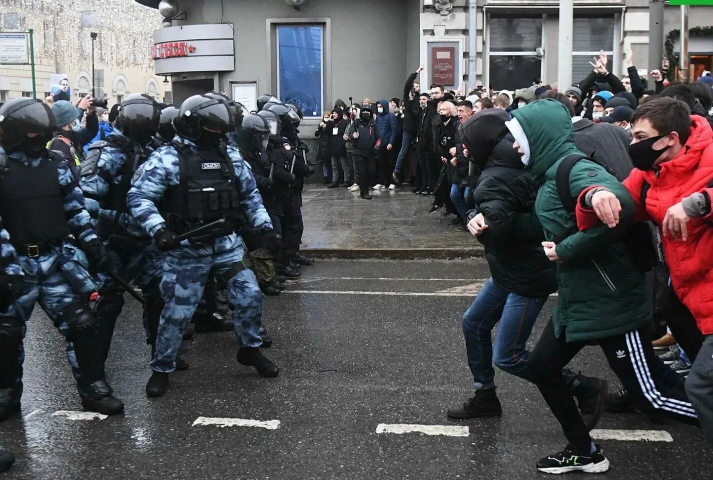 Митинг Навального 23 января 2021 Москва. ОМОН на митинге 23 января 2021. Групповые массовые беспорядки