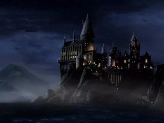 Черный экран hogwarts. Замок Хогвартс. Школа чародейства и волшебства Хогвартс. Фестрал Хогвартс.