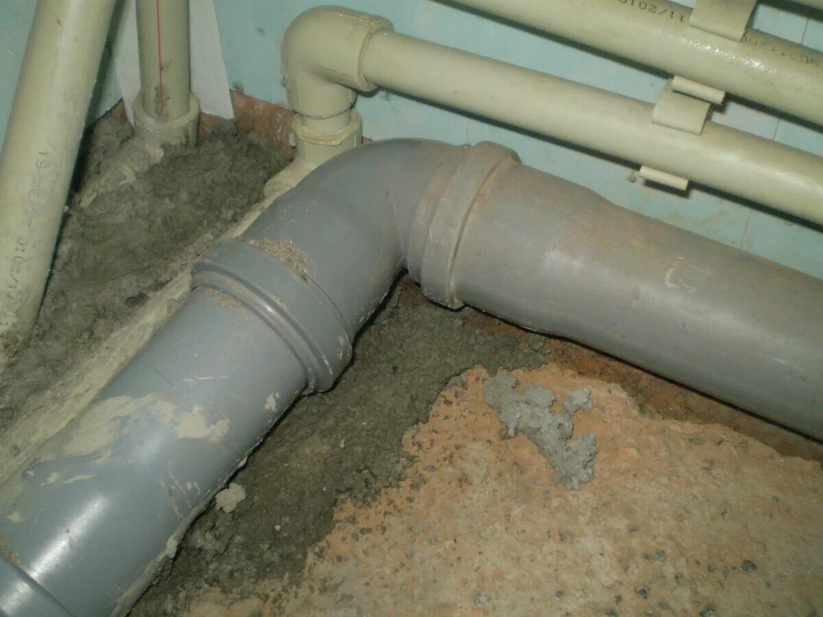 Трубы для внутренней канализации. Труба канализационная с шумопоглощением 40 мм белая. Монтаж канализации пластиковых. Монтаж канализации пластиковых. Прокладка 110 канализационной трубы.