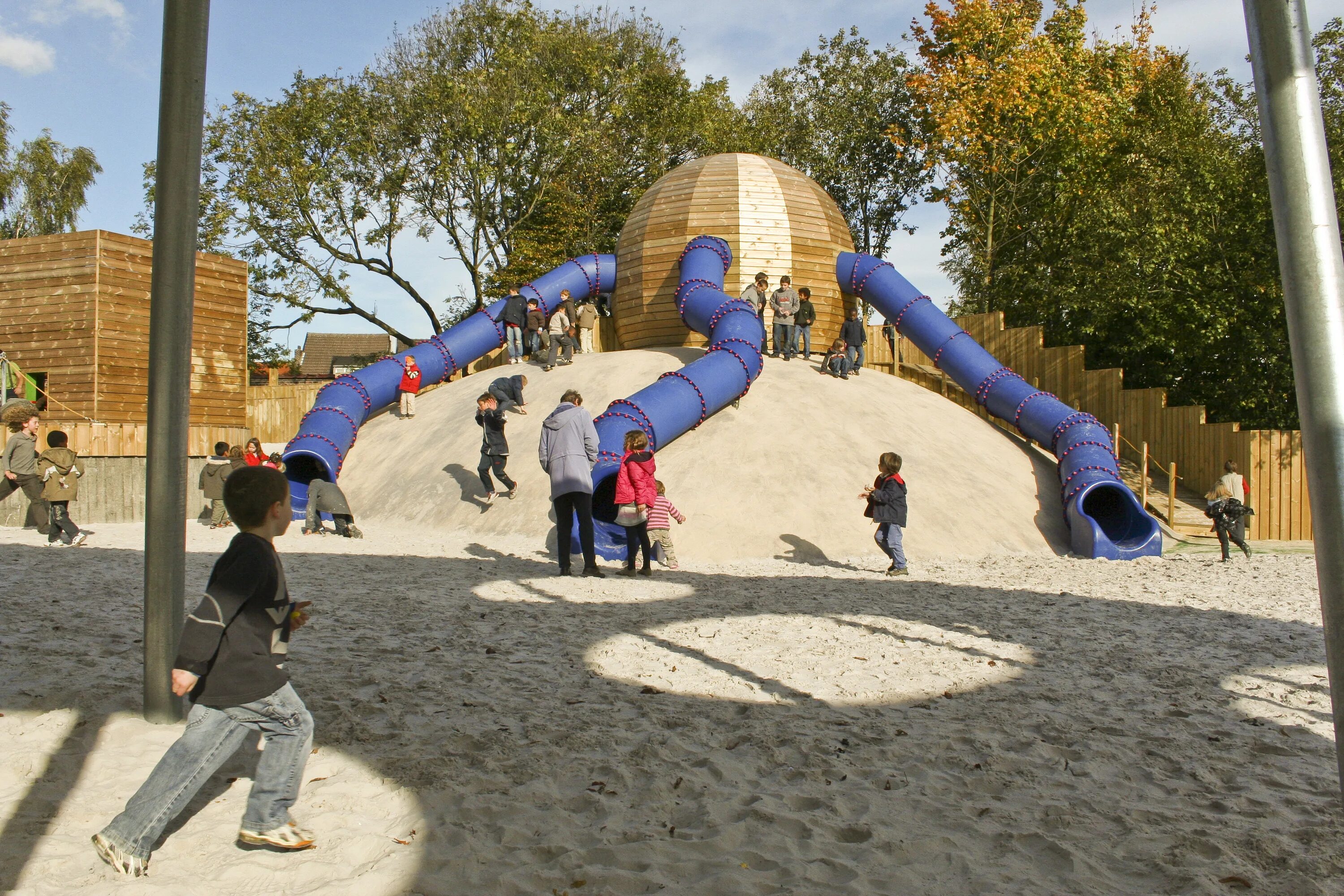 Combat people playground. Брюссель детская площадка. Детская площадка в Бельгии. Игры похожие на Playground для детей. Фото из игры people Playground.