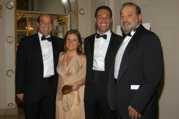 Carlos slim helu & family. Карлос слим domit. Карлос слим домит. Карлос слим жена. Джем низкокалорийный talia абрикос.
