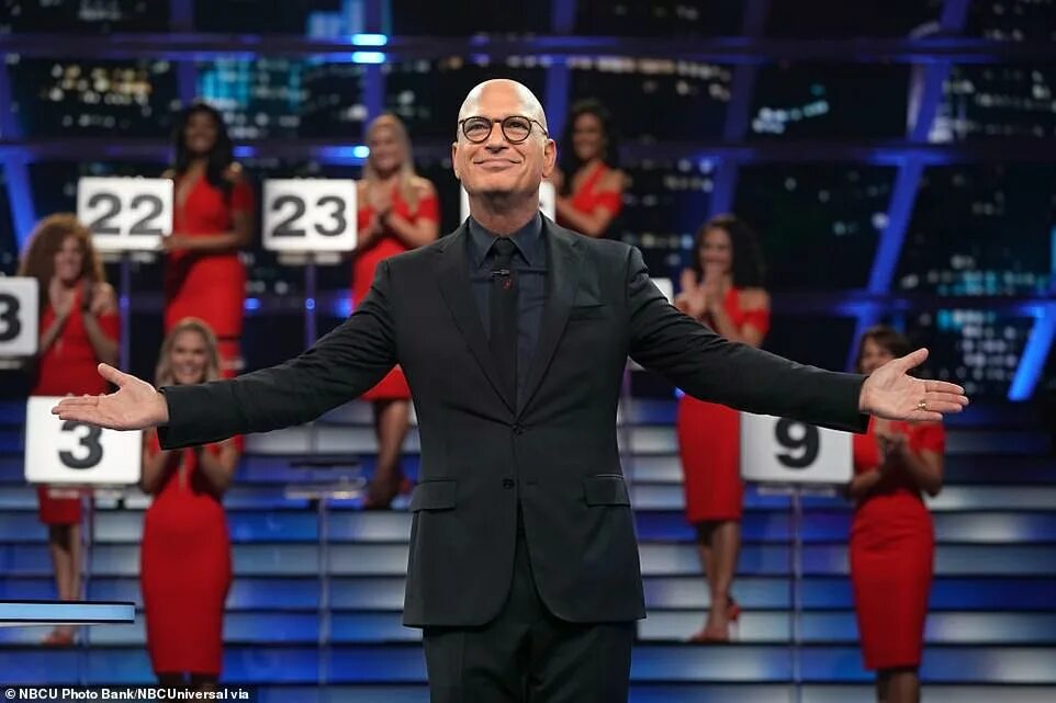 Deal or no deal banker women. Deal or no deal banker women. Deal or no deal ppt. Deal or not deal. Хоуи мэндел комик.