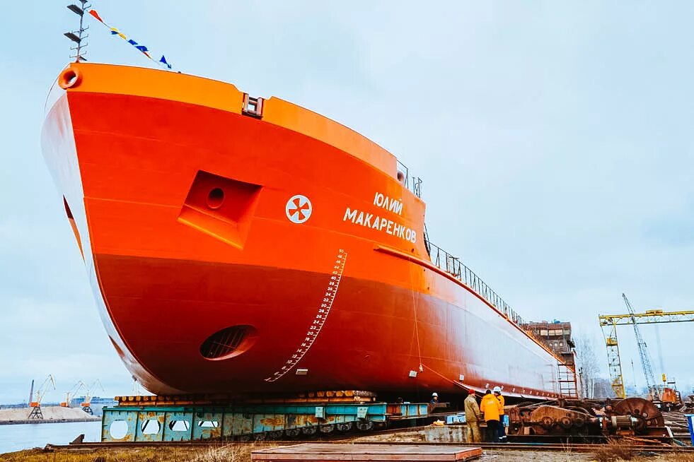 Верфь братьев нобель судостроительный завод. Ооо «верфь братьев нобель». Спуск судна в рыбинске. Директор верфи братьев нобель. Завод судоверфь рыбинск.