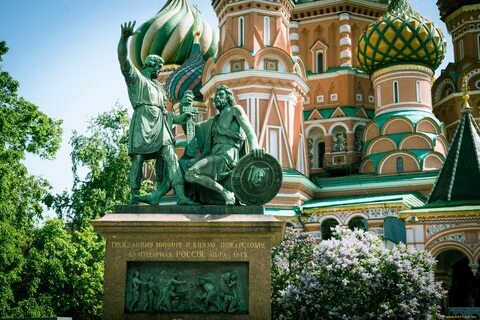 Памятник пожарскому город