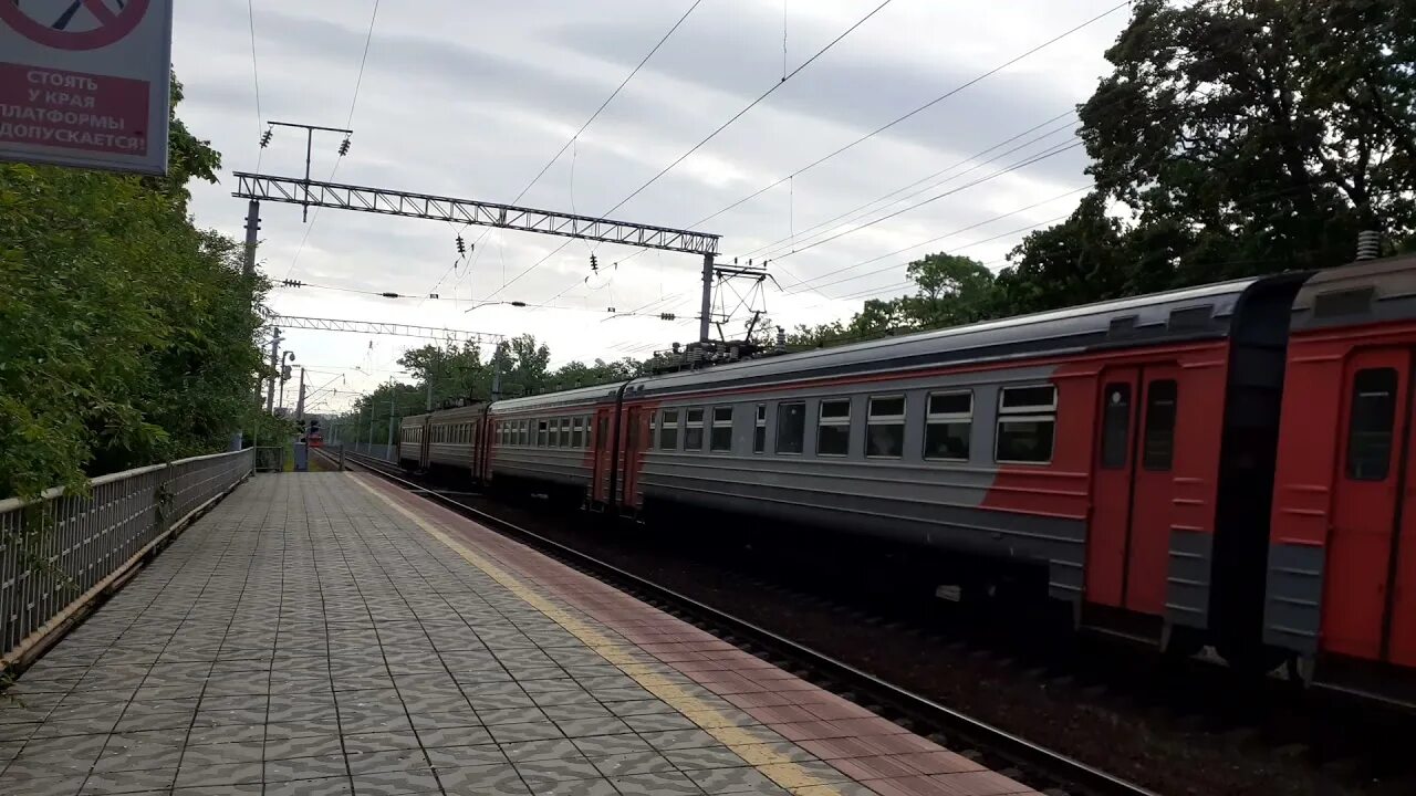 Станция кипарисово. Электропоезд. Электричка кипарисово. Электричка владивосток. Эр9мк 576.