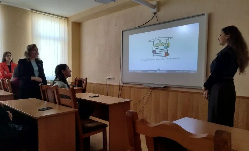 Департамент образования город дзержинск нижегородской. Совет ветеранов очерского городского округа. Департамент образования дзержинск. Гороно дзержинск. Гороно дзержинск.