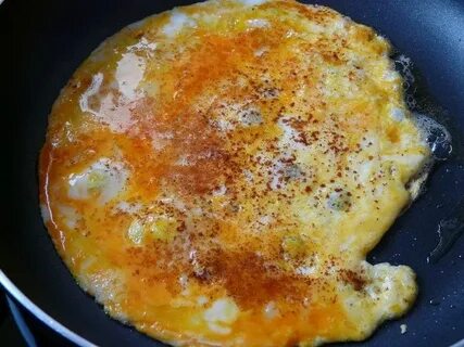 Блины с жареным яйцом
