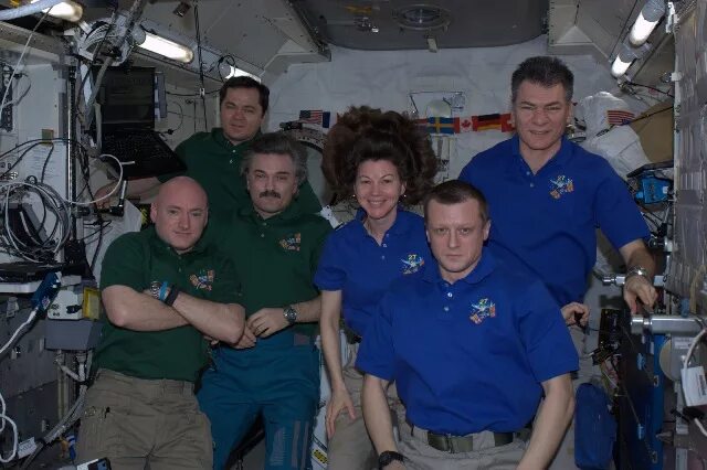 юрьева ночь космонавтика. дети романа волкова пилота. панель управления мкс. дмитрий кондратьев якутский космонавт. самокутяев борисенко гаран.