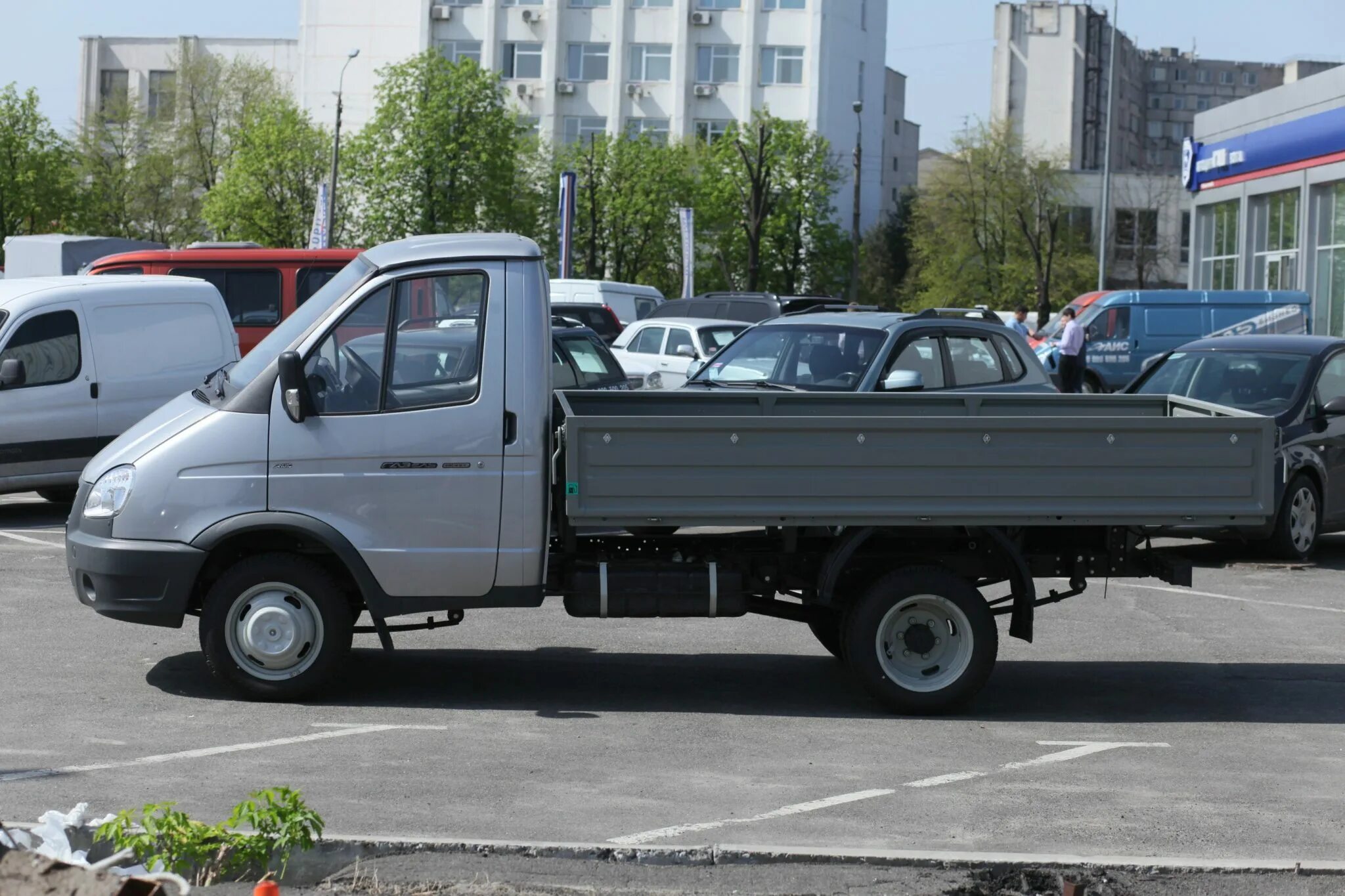 Объем газ 3302. ГАЗ 3302 бортовая. ГАЗ 3302 грузовой бортовой. Газель ГАЗ 3302 борт. ГАЗ 330202 бортовой.