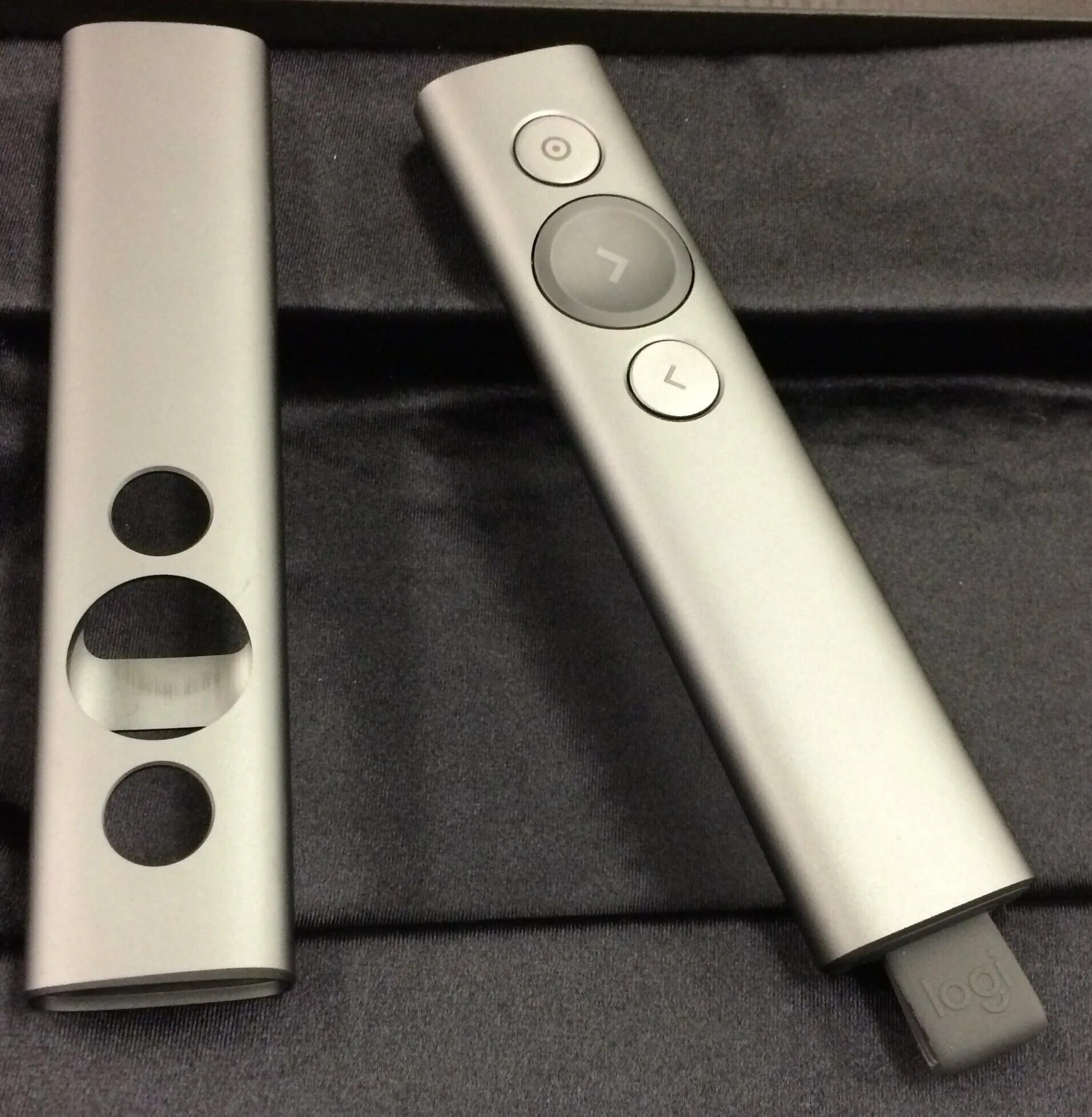 Презентер logitech spotlight gold bluetooth. Spotlight presentation remote чем заряжать. Spotlight presentation remote. Spotlight presentation remote. Презентер logitech spotlight gold bluetooth.