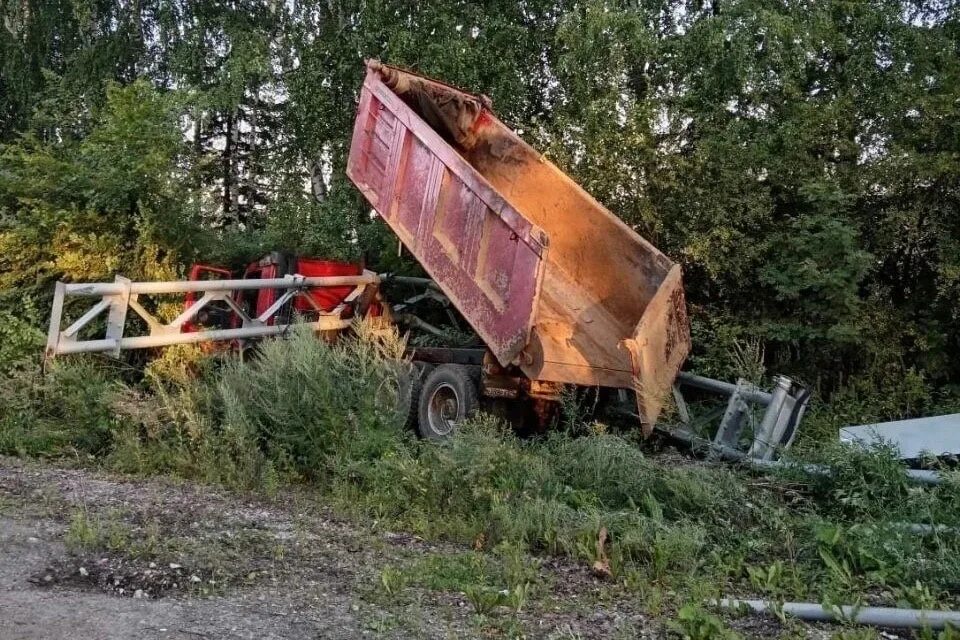 Юмор самосвал снёс. Фото работу на самосвале ночью.