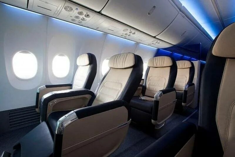 Боинг 737 флай дубай салон. Боинг 737 flydubai салон. Boeing 737-800 flydubai салон. Рейс 918. Fz 932 flydubai.