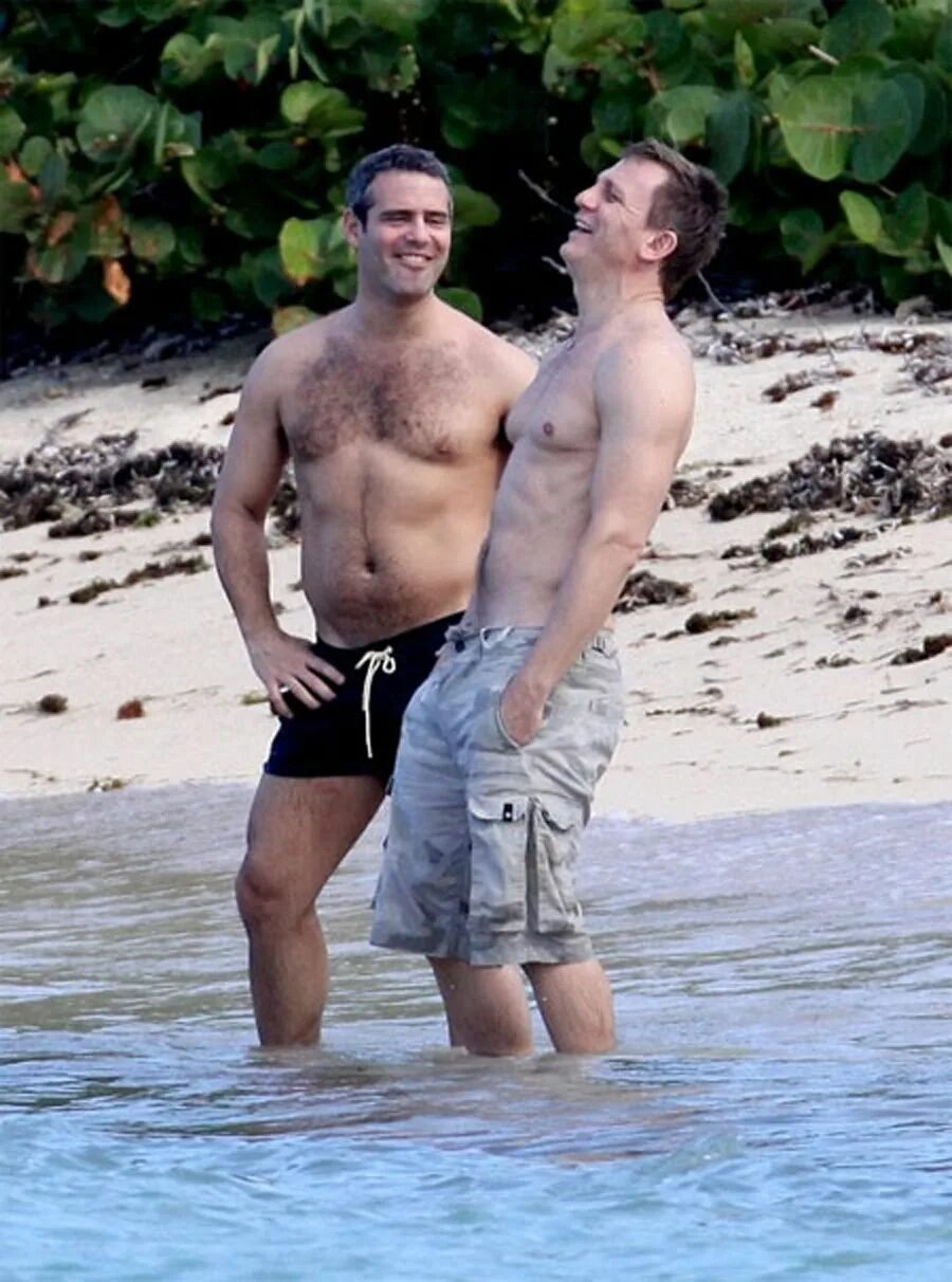 Дэниел крейг гомо. Ориентация дэниела. Дэниел крейг с бойфрендом. Ориентация дэниела. Дэниел крейг ориентация.