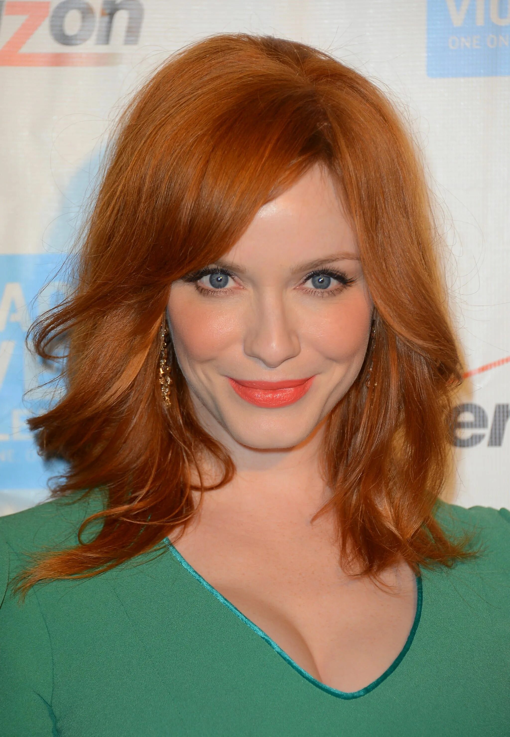 Знаменитые рыжие. Christina Hendricks 2000.