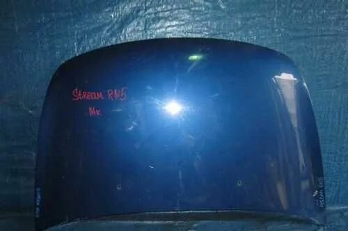 Хонда стрим 2003 капот. Капот Хонда стрим rn6 с воздухозабором. Дефлектор капота для Honda Stream rn1 спойлер. Honda Stream открыты капот. Капот хонда стрим