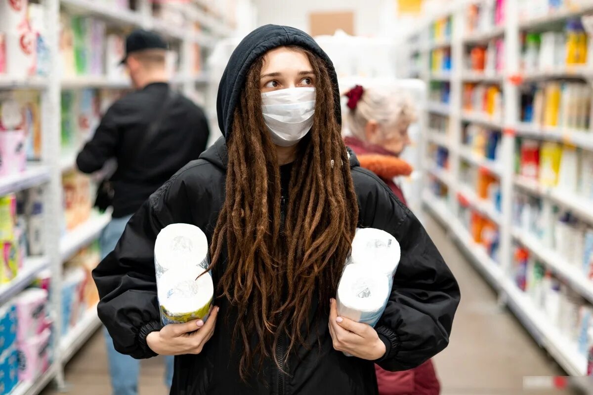 Стоит ли идти в банку. Банковское дело. Стоит ли идти в банку. Выгодно ли брать кредит. Очередь в кассу банка.