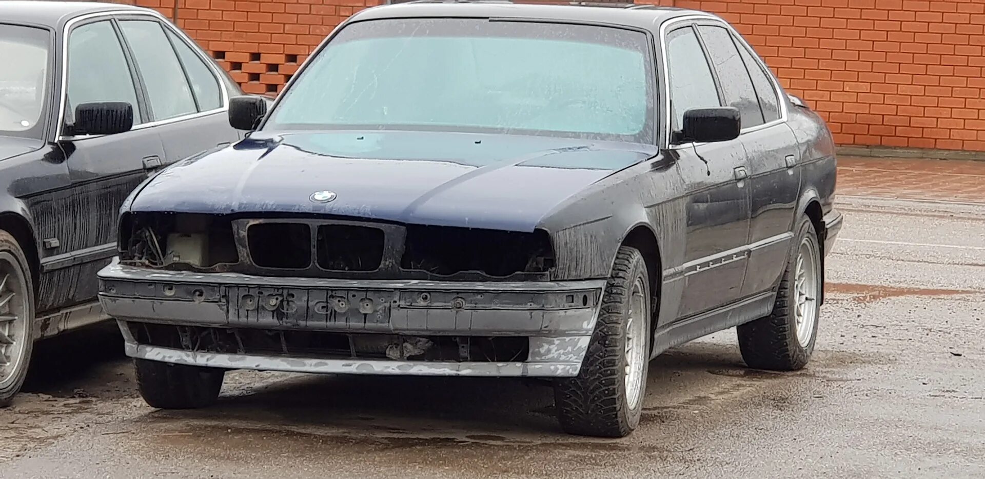 Е34 рестайлинг. BMW e34 дорестайл и рестайл. Е34 рестайл. БМВ е34 дорестайл и рестайл. У34 узкая морда.