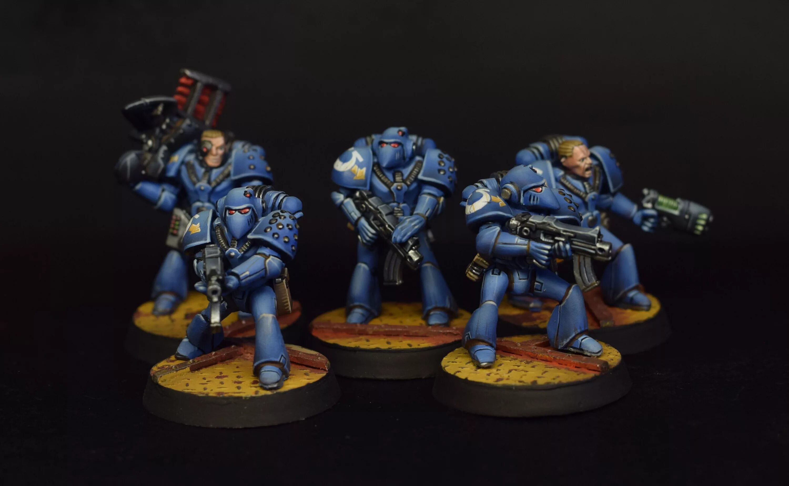 Warhammer 40 000 rogue купить. Warhammer 40000 Space Marine миниатюры. Warhammer 40000 миниатюры первой редакции. Миньки вархаммер 40000.